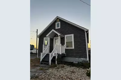923 Arctic Street, Lindenhurst, NY 11757 - Photo 1