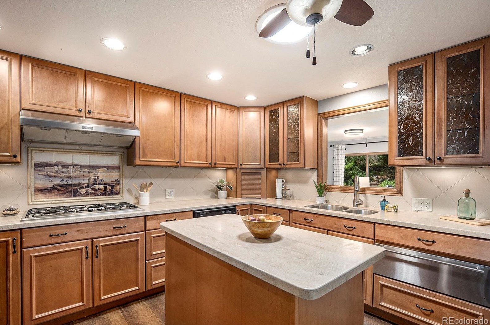 5633 Jellison St, Arvada, CO 80002-2144