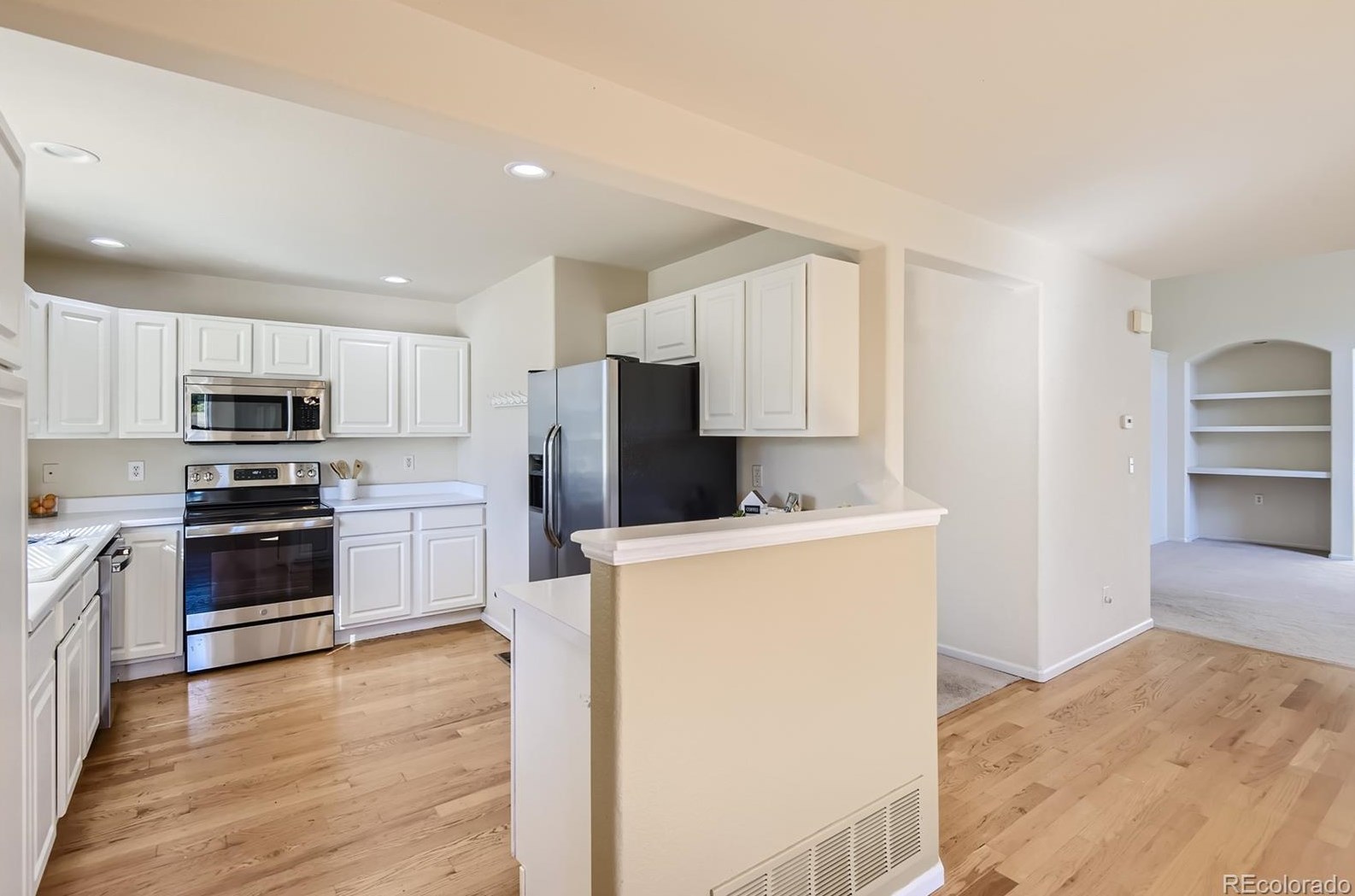 801 Whispering Oak Dr, Castle Rock, CO 80104-7883