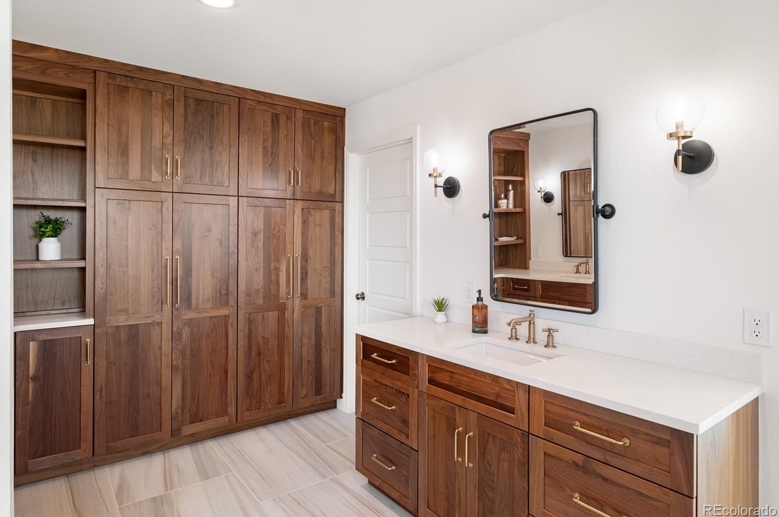 4925 Mesa Dr, Castle Rock CO  80108-9358 exterior