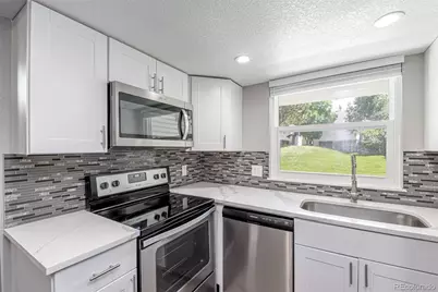 972 S Pitkin Court, Aurora, CO 80017 - Photo 10