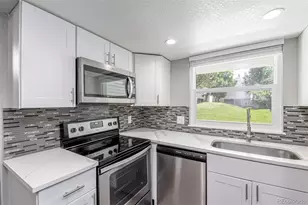 972 S Pitkin Ct, Aurora, CO 80017 - Photo 10