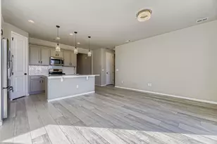 107 S Edge Cliff St, Castle Rock, CO 80104 - Photo 8