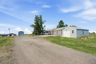 42593 London Dr, Parker, CO 80138 - Photo 2