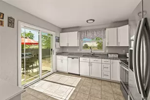 19570 E Batavia Dr, Aurora, CO 80011 - Photo 12