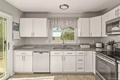19570 E Batavia Drive, Aurora, CO 80011 - Photo 8