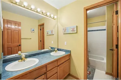 8872 Chestnut Hill Lane, Highlands Ranch, CO 80130 - Photo 26