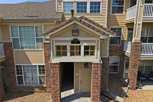 5755 N Genoa Way, Aurora, CO 80019 - Photo 4