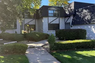 3511 S Hillcrest Dr, Denver, CO 80237 - Photo 2