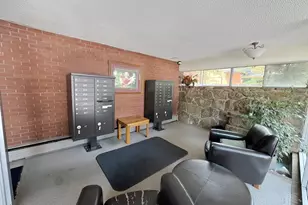937 N Clarkson St, Denver, CO 80218 - Photo 20