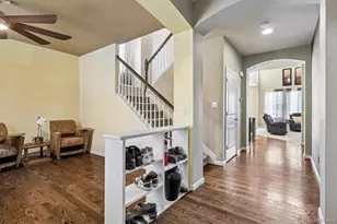 25481 E Ottawa Dr, Aurora, CO 80016 - Photo 4