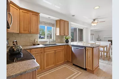 5576 W Hinsdale Place, Littleton, CO 80128 - Photo 10