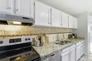 2 Adams St, Denver, CO 80206 - Photo 32