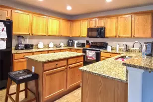5560 Lewiston St, Denver, CO 80239 - Photo 12