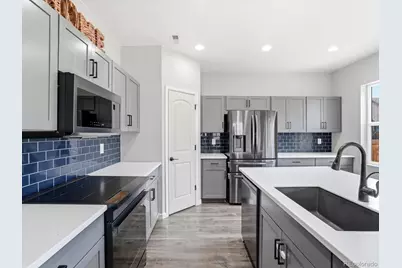 27934 E 7th Avenue, Aurora, CO 80018 - Photo 20