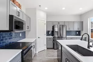 27934 E 7th Ave, Aurora, CO 80018 - Photo 20