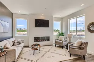 1203 S Algonquian St, Aurora, CO 80018 - Photo 2
