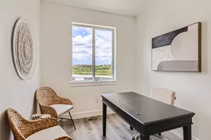 1203 S Algonquian St, Aurora, CO 80018 - Photo 6