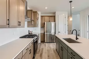 1203 S Algonquian St, Aurora, CO 80018 - Photo 4
