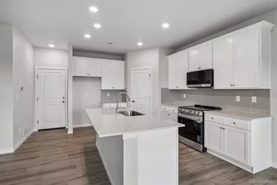 19054 E 93rd Drive, Commerce City, CO 80022 - Photo 8
