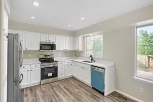 2238 S Waco Ct, Aurora, CO 80013 - Photo 8