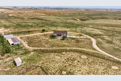 1080 S Dutch Valley Road, Bennett, CO 80102 - Photo 2