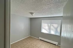 561 Geneva St, Aurora, CO 80010 - Photo 8