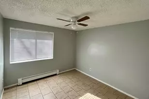 561 Geneva St, Aurora, CO 80010 - Photo 6