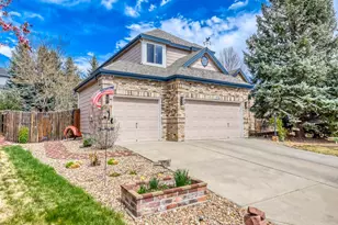 5716 S Danube Cir, Aurora, CO 80015 - Photo 2