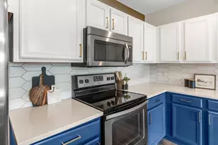 15475 Andrews Dr, Denver, CO 80239 - Photo 8