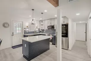 935 Quari St, Aurora, CO 80011 - Photo 6