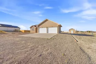 1169 E Canary Dr, Pueblo, CO 81007 - Photo 4