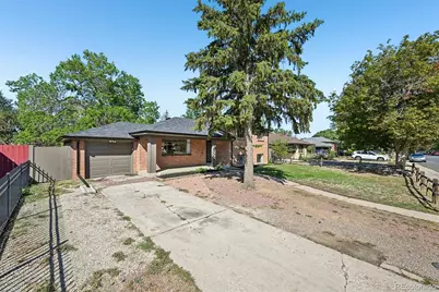 2261 Oakland Street, Aurora, CO 80010 - Photo 2