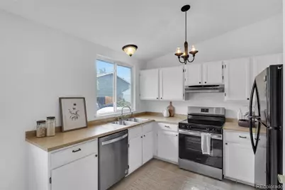 1888 S Flanders Way, Aurora, CO 80017 - Photo 10