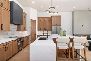909 Lakepoint Cir, Frisco, CO 80424 - Photo 10