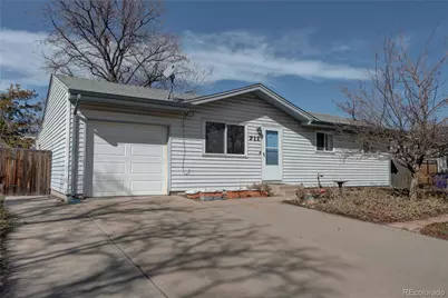 711 S Moline Street, Aurora, CO 80012 - Photo 2