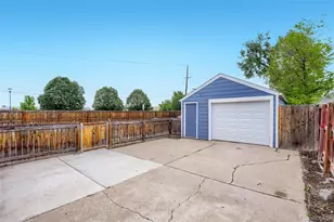 2388 Geneva St, Aurora, CO 80010 - Photo 24