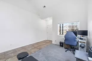 19558 E 58th Cir, Aurora, CO 80019 - Photo 4