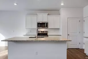 9934 Danube Ct, Commerce City, CO 80022 - Photo 8