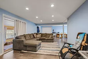 271 E Davies Ave, Centennial, CO 80122 - Photo 12