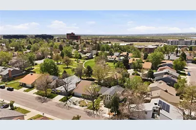 12347 E Bates Circle, Aurora, CO 80014 - Photo 32