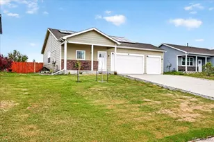 48 S 4th Ave, Deer Trail, CO 80105 - Photo 1