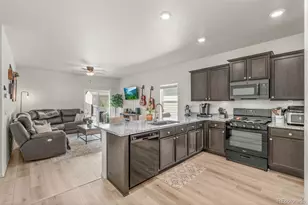 319 Walnut St, Bennett, CO 80102 - Photo 10