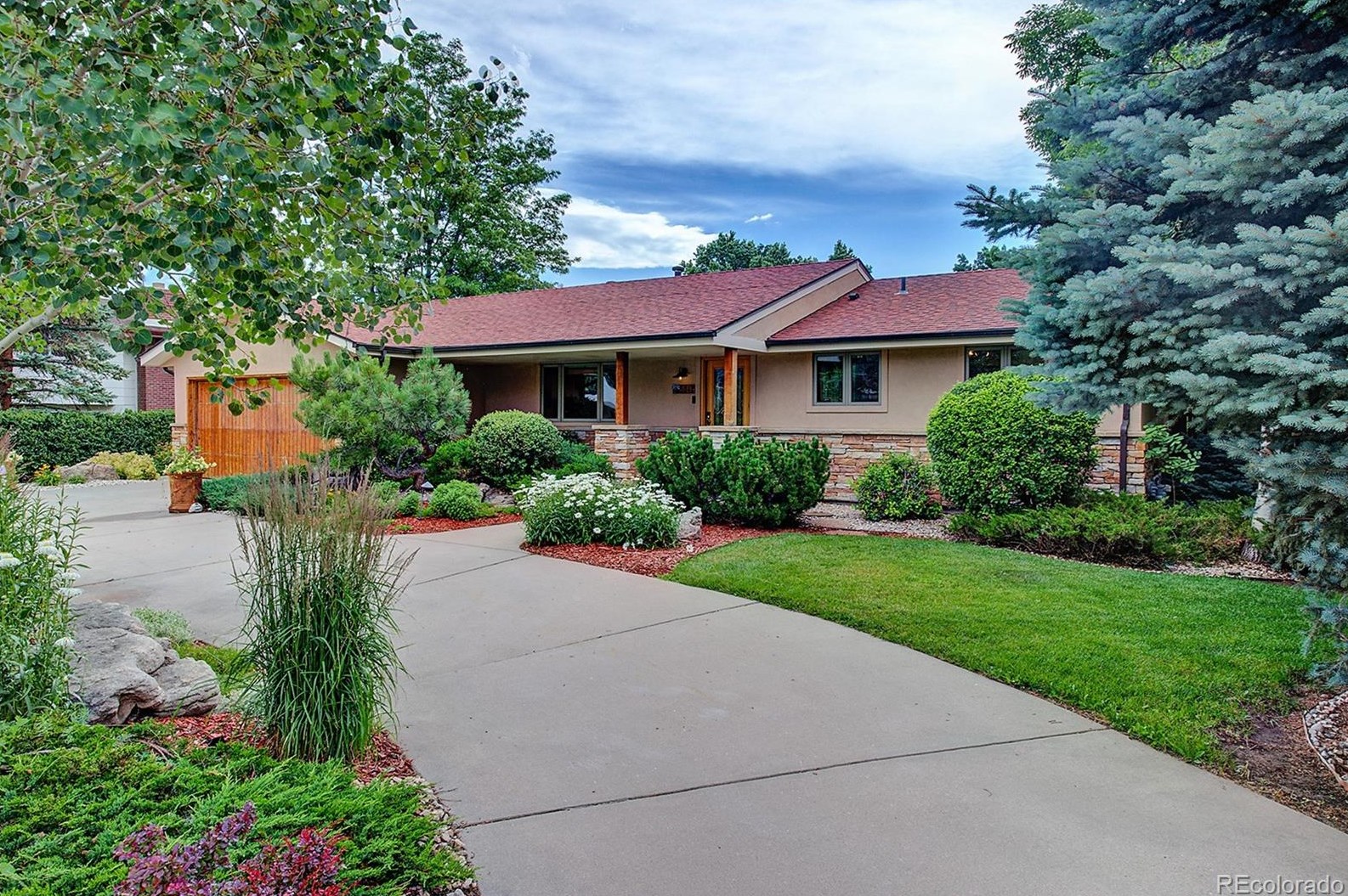5242 Howell St, Arvada, CO 80002-1522