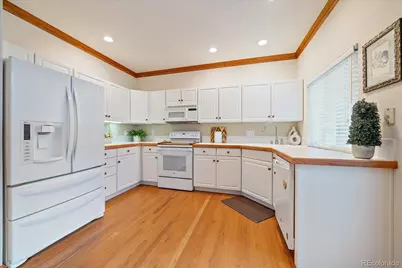 9915 E Hawaii Place, Aurora, CO 80247 - Photo 10