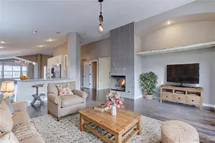 8252 S Balsam Ct, Littleton, CO 80128 - Photo 10