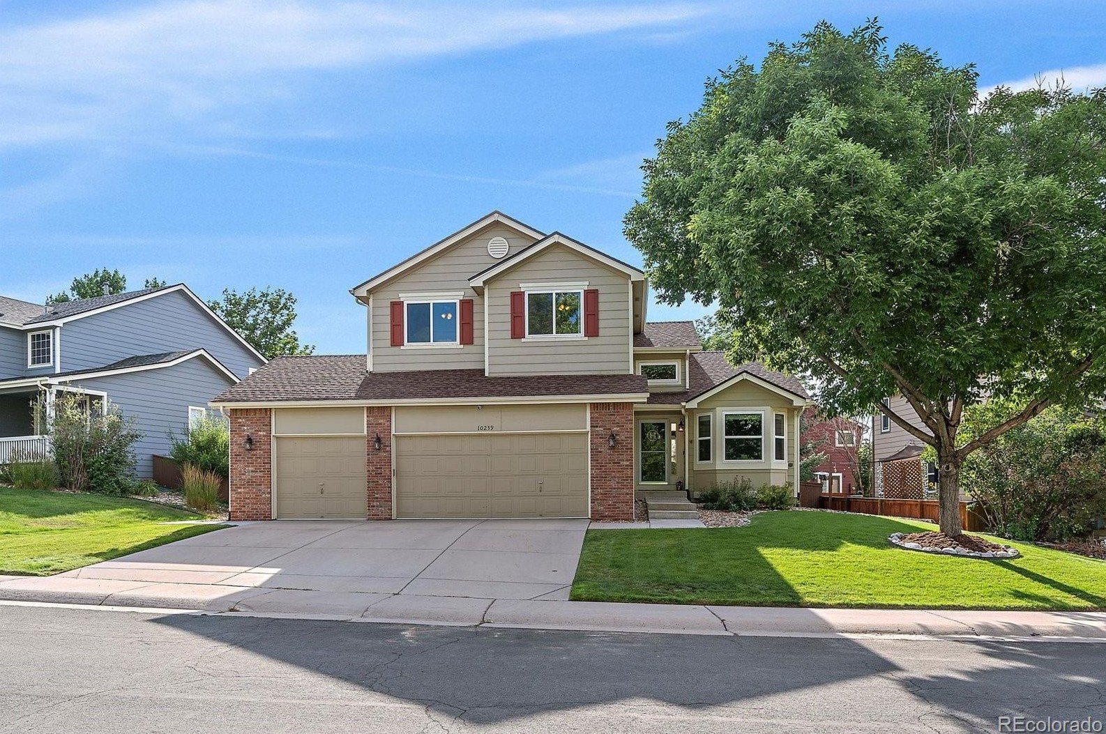 10239 Royal Eagle St, Littleton, CO 80129-6922