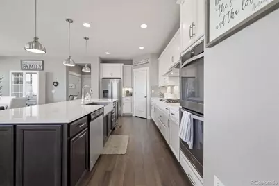 8023 S Eaton Park Court, Aurora, CO 80016 - Photo 4