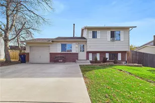 1740 S Ouray Ct, Aurora, CO 80017 - Photo 2