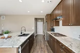 25084 E Pinewood Pl, Aurora, CO 80016 - Photo 14